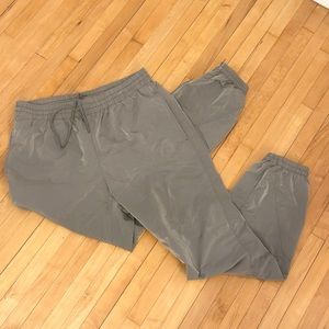 Aritzia TNA track pants in Matte Pearl